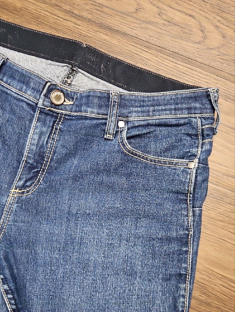 Aura by Wrangler Flare Jeans Medium Wash 11/12 x 34 - Picture 12 of 14